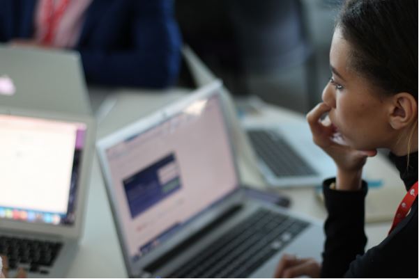 How to solve the million dollar dilemma: Job or Startup?