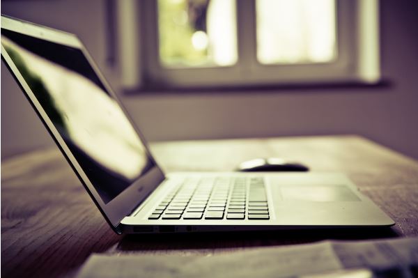 How to start freelancing as a student - firstsiteguide.com